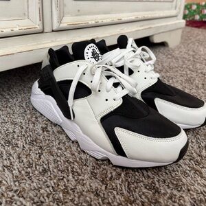 Men’s Nike Air Huarache Sneakers